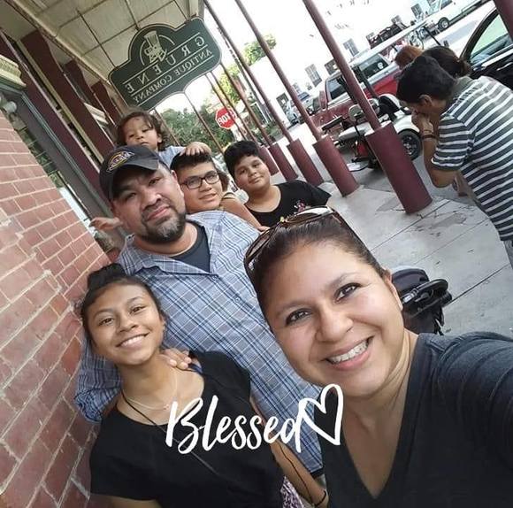 Meet your Posher, Nydia - Picture 1 of 1